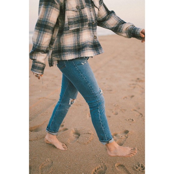 Levi's 501 Destructed High Rise Skinny Jeans - Picture 9 of 9